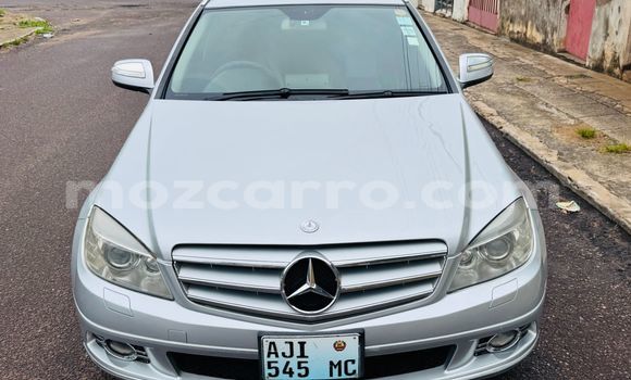 Comprar Usado Mercedes Viano Prata Carro em Maputo em Maputo