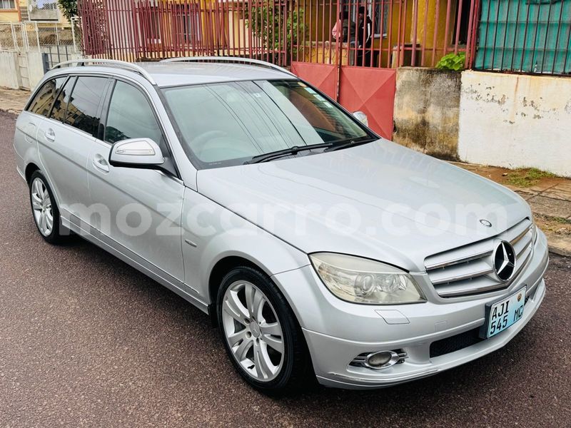 Big with watermark mercedes viano maputo maputo 42587