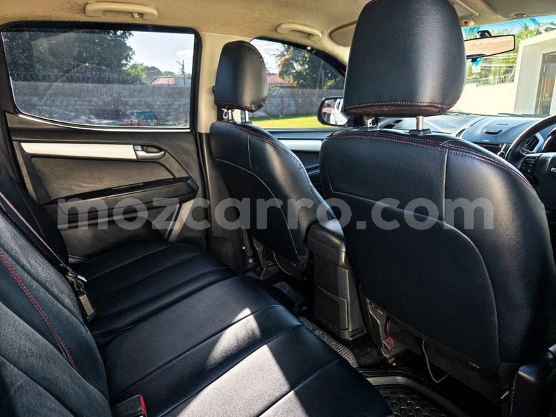 Big with watermark isuzu d max maputo maputo 42589