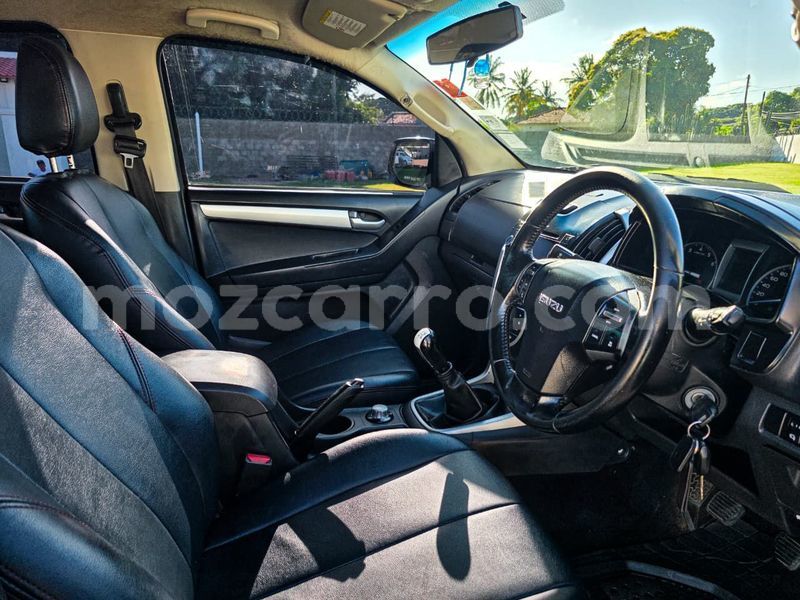 Big with watermark isuzu d max maputo maputo 42589