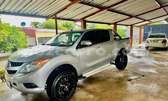 Comprar Usado Mazda BT-50 Prata Carro em Maputo em Maputo