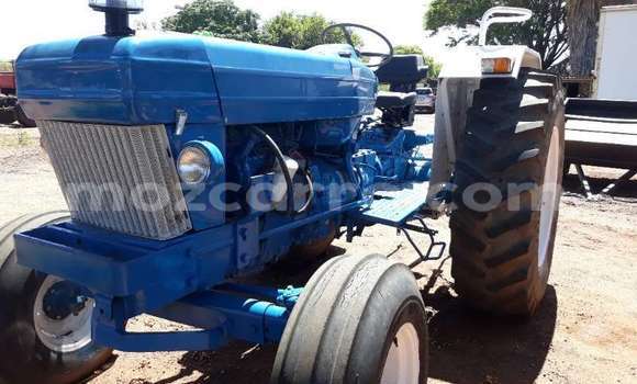 Nunua Ilio tumika Ford E 150 Cargo Van Bluu Lori ndani ya Beira nchini Sofala Nunua Ilio tumika Ford E 150 Cargo Van Bluu Lori ndani ya Beira nchini Sofala