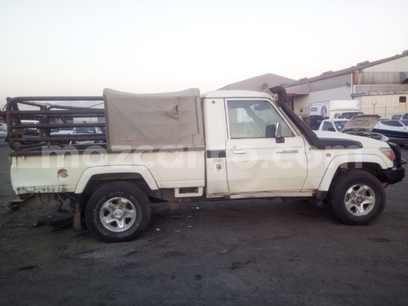 Big with watermark toyota land cruiser sofala beira 42610