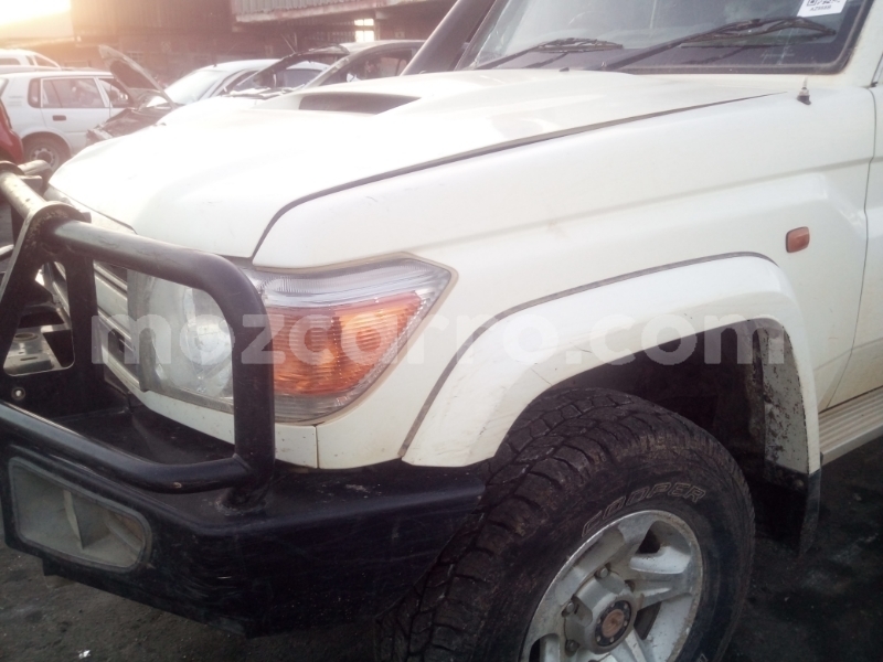 Big with watermark toyota land cruiser sofala beira 42610