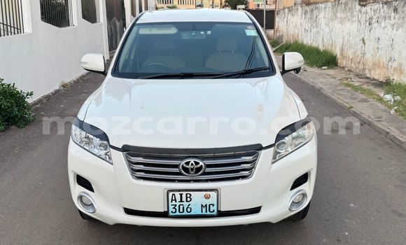 Comprar Usado Toyota Vanguard Branco Carro em Maputo em Maputo