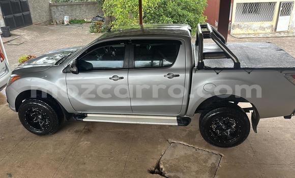 Comprar Usado Mazda BT-50 Prata Carro em Maputo em Maputo