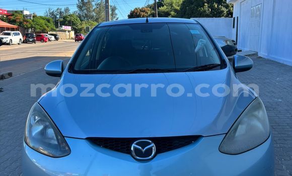 Comprar Usado Mazda Demio Azul Carro em Maputo em Maputo