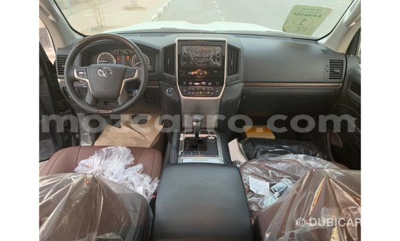 Tenga Imported Toyota Land Cruiser Nhema Mota in Import - Dubai in Cabo Delgado Tenga Imported Toyota Land Cruiser Nhema Mota in Import - Dubai in Cabo Delgado