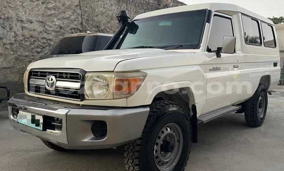 Comprar Usado Toyota Land Cruiser Branco Carro em Maputo em Maputo Comprar Usado Toyota Land Cruiser Branco Carro em Maputo em Maputo