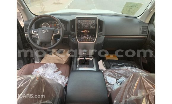 Tenga Imported Toyota Land Cruiser Nhema Mota in Import - Dubai in Cabo Delgado Tenga Imported Toyota Land Cruiser Nhema Mota in Import - Dubai in Cabo Delgado