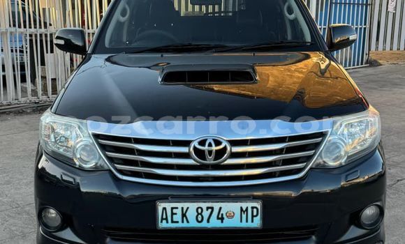 Nunua Ilio tumika Toyota Fortuner Nyeusi Gari ndani ya Maputo nchini Maputo