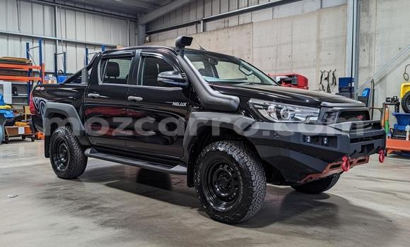 Comprar Usado Toyota Hilux Preto Carro em Chimoio em Manica