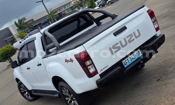 Buy Used Isuzu D-MAX White Car in Maputo in Maputo Buy Used Isuzu D-MAX White Car in Maputo in Maputo