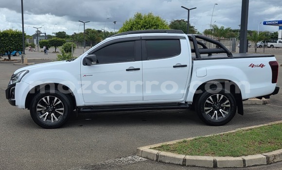 Buy Used Isuzu D-MAX White Car in Maputo in Maputo Buy Used Isuzu D-MAX White Car in Maputo in Maputo