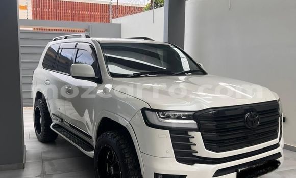 Comprar Usado Toyota Land Cruiser Branco Carro em Maputo em Maputo
