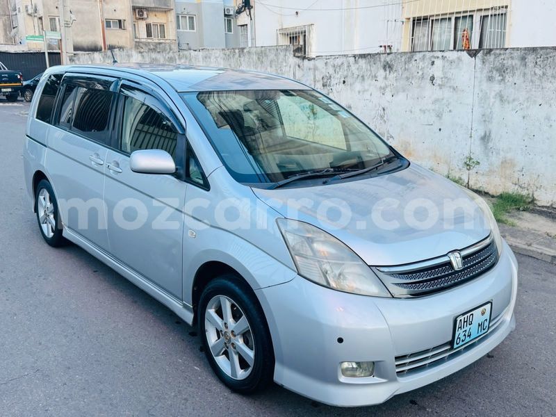 Big with watermark toyota isis maputo maputo 42685