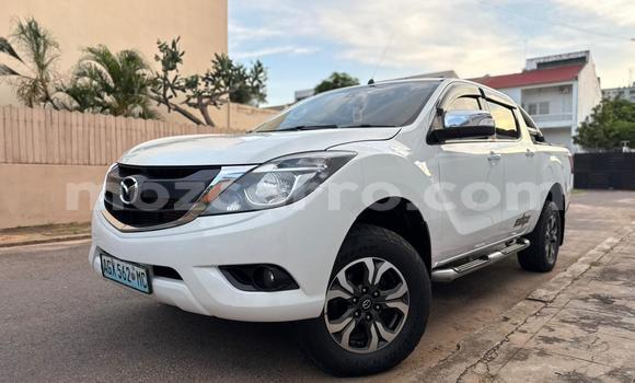Comprar Usado Mazda BT-50 Branco Carro em Maputo em Maputo