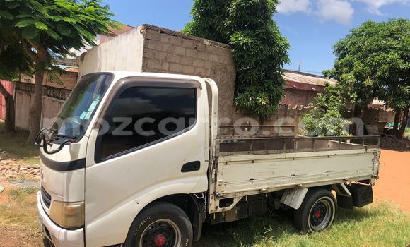 Nunua Ilio tumika Toyota HiAce Nyeupe Lori ndani ya Maputo nchini Maputo Nunua Ilio tumika Toyota HiAce Nyeupe Lori ndani ya Maputo nchini Maputo