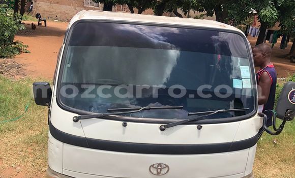 Nunua Ilio tumika Toyota HiAce Nyeupe Lori ndani ya Maputo nchini Maputo Nunua Ilio tumika Toyota HiAce Nyeupe Lori ndani ya Maputo nchini Maputo