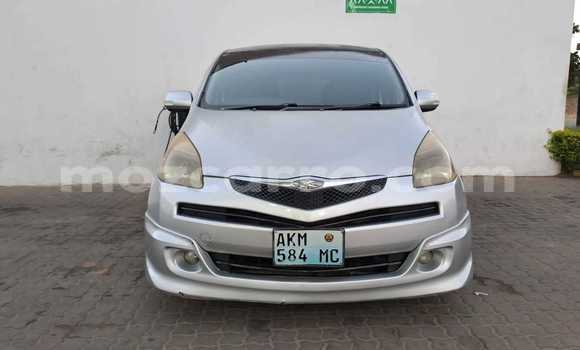 Comprar Usado Toyota Ractis Prata Carro em Maputo em Maputo