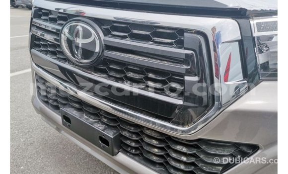 Tenga Imported Toyota Hilux Bhurawuni Mota in Import - Dubai in Cabo Delgado Tenga Imported Toyota Hilux Bhurawuni Mota in Import - Dubai in Cabo Delgado