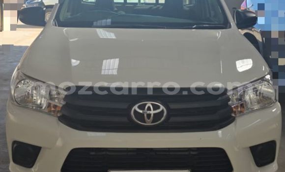 Comprar Usado Toyota Hilux Branco Carro em Maputo em Maputo