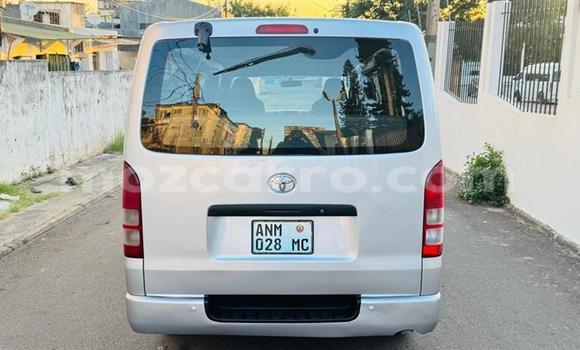 Comprar Usado Toyota Hiace Prata Carro em Maputo em Maputo Comprar Usado Toyota Hiace Prata Carro em Maputo em Maputo