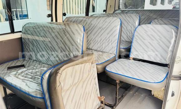 Comprar Usado Toyota Hiace Prata Carro em Maputo em Maputo Comprar Usado Toyota Hiace Prata Carro em Maputo em Maputo