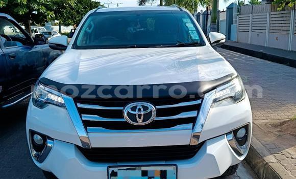 Comprar Usado Toyota Fortuner Branco Carro em Maputo em Maputo