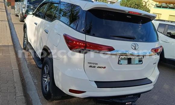 Comprar Usado Toyota Fortuner Branco Carro em Maputo em Maputo Comprar Usado Toyota Fortuner Branco Carro em Maputo em Maputo