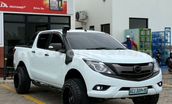 Comprar Usado Mazda BT-50 Branco Carro em Maputo em Maputo Comprar Usado Mazda BT-50 Branco Carro em Maputo em Maputo