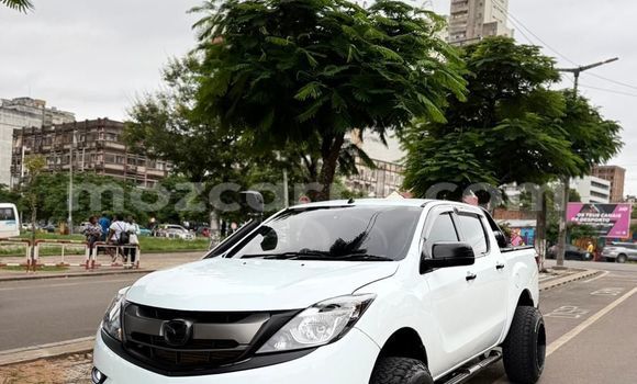 Tenga Tsaru Mazda BT-50 Chena Mota in Maputo in Maputo Tenga Tsaru Mazda BT-50 Chena Mota in Maputo in Maputo
