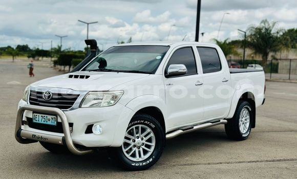 Comprar Usado Toyota Hilux Branco Carro em Maputo em Maputo Comprar Usado Toyota Hilux Branco Carro em Maputo em Maputo