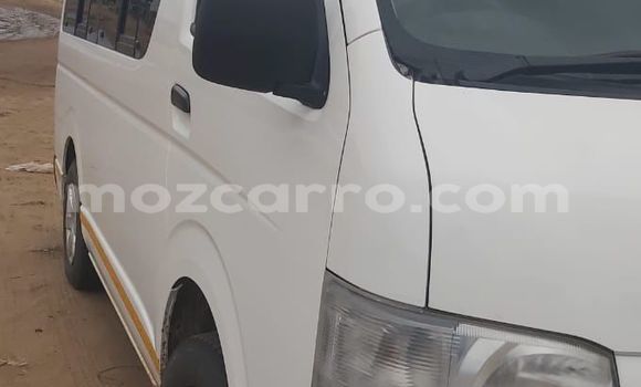 Tenga Tsaru Toyota Hiace Chena Mota in Maputo in Maputo