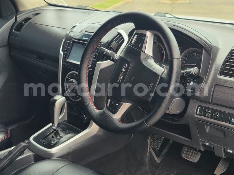 Big with watermark isuzu d max maputo maputo 42797