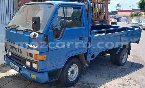 Comprar Usado Toyota Dyna Azul Carro em Maputo em Maputo