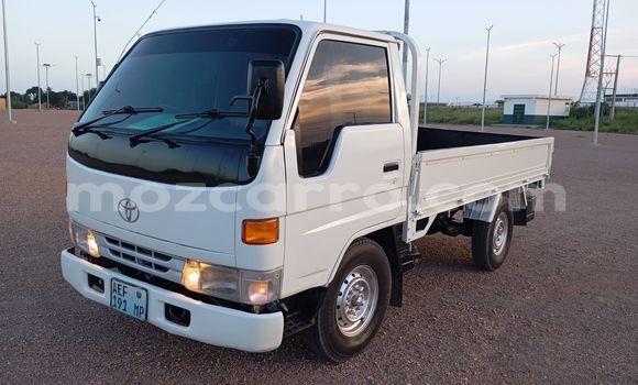 Comprar Usado Toyota Dyna Branco Carro em Maputo em Maputo
