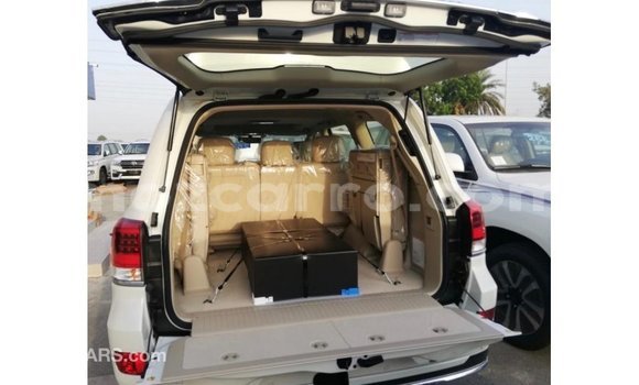 Buy Import Toyota Land Cruiser White Car in Import - Dubai in Cabo Delgado Buy Import Toyota Land Cruiser White Car in Import - Dubai in Cabo Delgado