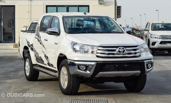 Comprar Importar Toyota Hilux Branco Carro em Import - Dubai em Cabo Delgado Comprar Importar Toyota Hilux Branco Carro em Import - Dubai em Cabo Delgado