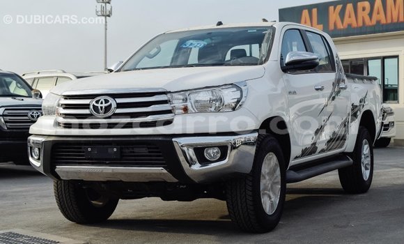 Comprar Importar Toyota Hilux Branco Carro em Import - Dubai em Cabo Delgado Comprar Importar Toyota Hilux Branco Carro em Import - Dubai em Cabo Delgado