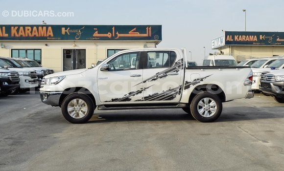 Comprar Importar Toyota Hilux Branco Carro em Import - Dubai em Cabo Delgado Comprar Importar Toyota Hilux Branco Carro em Import - Dubai em Cabo Delgado