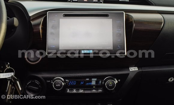 Comprar Importar Toyota Hilux Branco Carro em Import - Dubai em Cabo Delgado Comprar Importar Toyota Hilux Branco Carro em Import - Dubai em Cabo Delgado