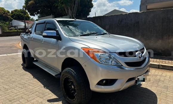 Comprar Usado Mazda BT-50 Prata Carro em Maputo em Maputo