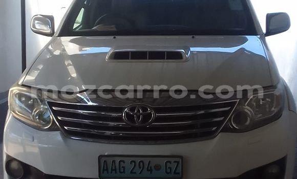 Buy Used Toyota Fortuner White Car in Maputo in Maputo