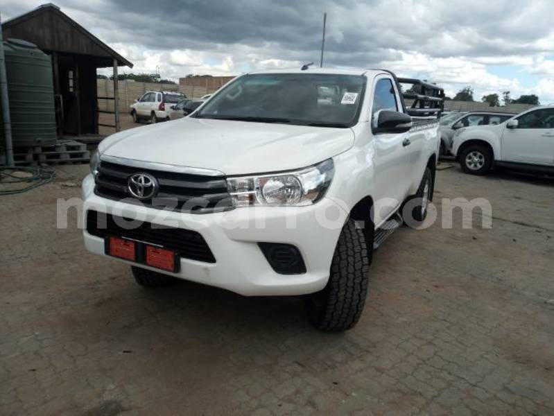 Big with watermark toyota hilux sofala beira 42874