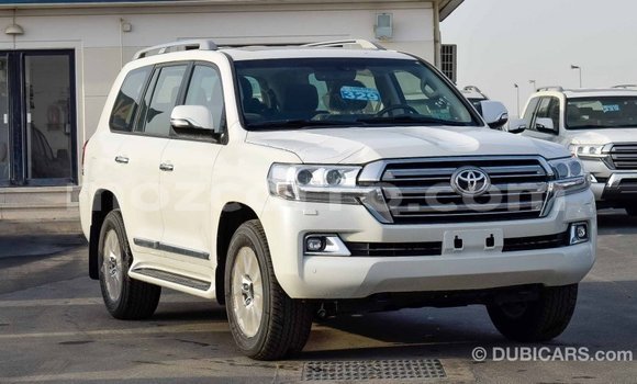 Comprar Importar Toyota Land Cruiser Branco Carro em Import - Dubai em Cabo Delgado Comprar Importar Toyota Land Cruiser Branco Carro em Import - Dubai em Cabo Delgado