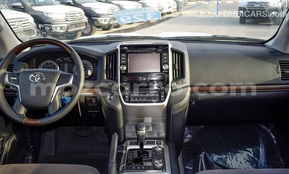 Comprar Importar Toyota Land Cruiser Branco Carro em Import - Dubai em Cabo Delgado Comprar Importar Toyota Land Cruiser Branco Carro em Import - Dubai em Cabo Delgado