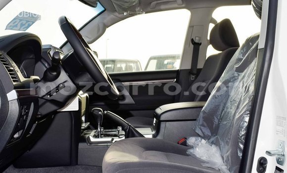 Comprar Importar Toyota Land Cruiser Branco Carro em Import - Dubai em Cabo Delgado Comprar Importar Toyota Land Cruiser Branco Carro em Import - Dubai em Cabo Delgado