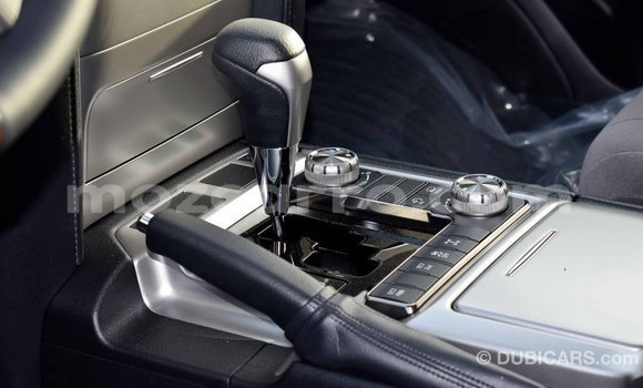 Comprar Importar Toyota Land Cruiser Branco Carro em Import - Dubai em Cabo Delgado Comprar Importar Toyota Land Cruiser Branco Carro em Import - Dubai em Cabo Delgado