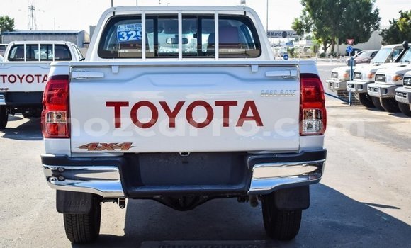 Comprar Importar Toyota Hilux Branco Carro em Import - Dubai em Cabo Delgado Comprar Importar Toyota Hilux Branco Carro em Import - Dubai em Cabo Delgado